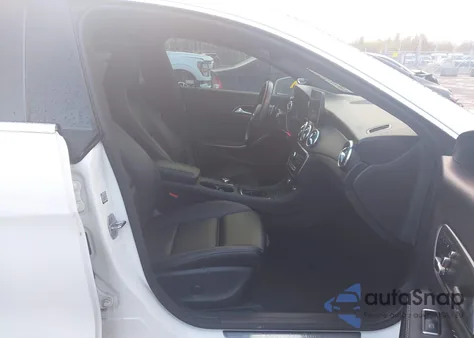 2019 Mercedes-Benz Cla 250 4Matic z USA, uszkodzony, nr VIN WDDSJ4GB4KN719431